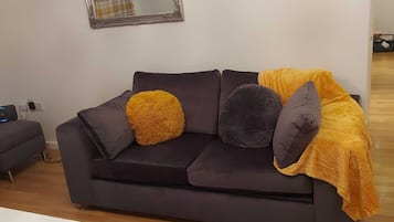 Apartment, Multiple Beds | Living room