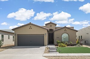 Exterior - MODERN HOME AWAY FROM HOME (El Paso)