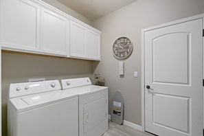 Interior - MODERN HOME AWAY FROM HOME (El Paso)