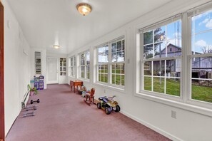 Interior - Family Friendly Home w/ Large 1 Acre Backyard & Decks (Peach Bottom)