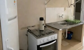 Studio | Dapur peribadi | Peti sejuk, ketuhar gelombang mikro, pengisar 