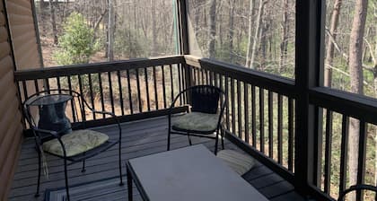 Saluda Mountain Escape: Pet-Friendly, Sleeps 4