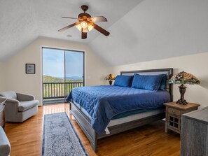 2 bedrooms, iron/ironing board, WiFi, bed sheets - Mountain Retreat: Pet-Friendly, Scenic Views (Saluda)