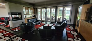 Smart TV, fireplace, ping pong, books