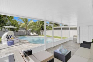 Ääretön uima-allas, lämmitetty uima-allas