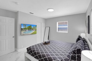 3 makuuhuonetta, silitysrauta/-lauta, vauvan matkasänky, ilmainen Wi-Fi