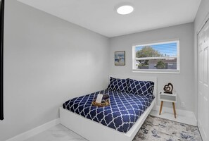 3 chambres, fer et planche à repasser, lit parapluie, Wi-Fi gratuit