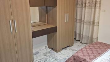 5 chambres, bureau, fer et planche à repasser, Wi-Fi gratuit