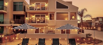 Luxury 6 bedroom Oceanfront Hollywood Beach Mansion