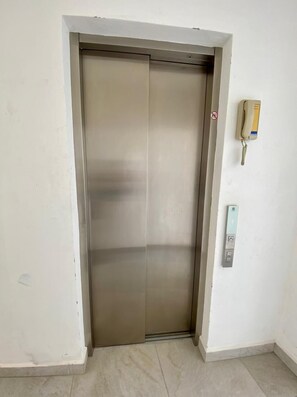 Front of property - Beautiful New Condo Sea Breeze (Cabo San Lucas)