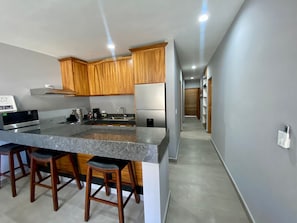 Apartemen Comfort, 2 kamar tidur, tepi gunung | Dapur pribadi | Lemari es besar, microwave, oven, dan mesin pembuat kopi/teh