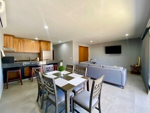 In-room dining - Beautiful New Condo Sea Breeze (Cabo San Lucas)