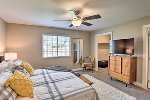 3 bedrooms, desk, iron/ironing board, WiFi - Rapid City Home w/ Patio < 5 Mi to Downtown! (Rapid City)
