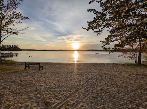 Beautiful home with 150ft sandy beach and private boat launch on Big Sebago!!!!!