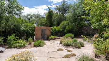 House (1 Bedroom) | Property amenity