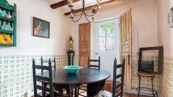 House (1 Bedroom) | Property amenity