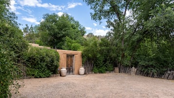 House (1 Bedroom) | Property amenity