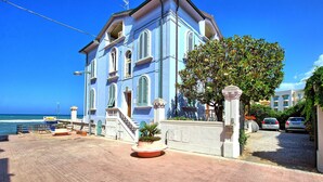 Exterior - Beautiful apartment for 4 people with WIFI, TV, terrace and panoramic view (San Vincenzo)