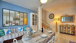 Dining - Beautiful apartment for 4 people with WIFI, TV, terrace and panoramic view (San Vincenzo)