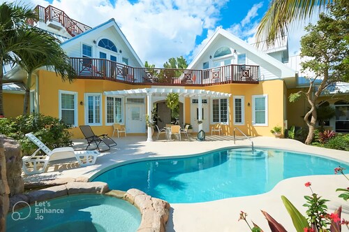 Grand Cayman's Award-Winning Shangri-La Bed & Breakfast - Relaxing Bamboo Room