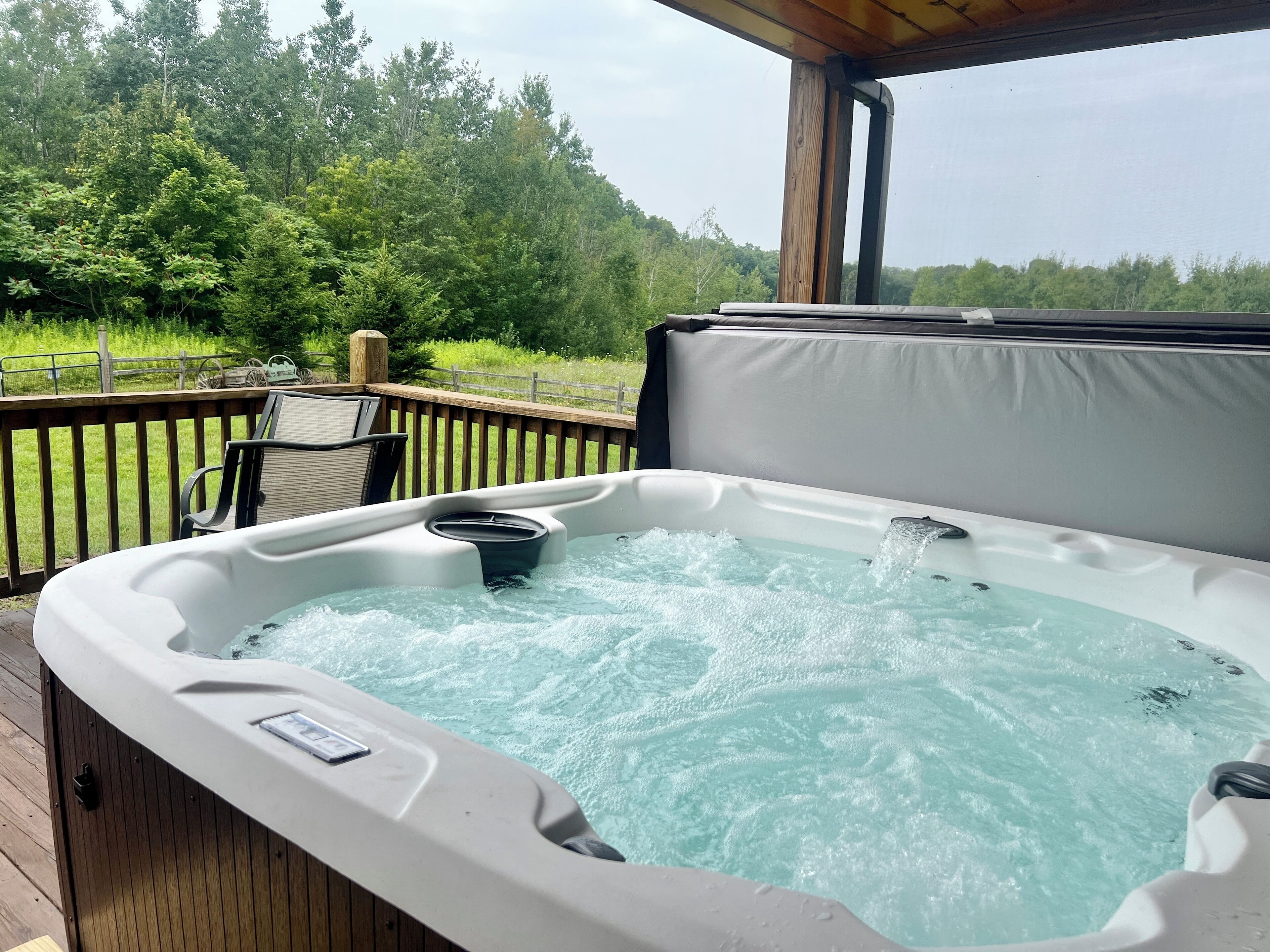 Outdoor spa tub