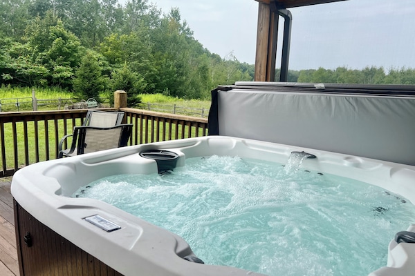 Bañera de hidromasaje al aire libre