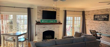TV, fireplace, offices