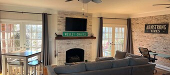 Cheerful 5 bedroom 3.5 bath very spacious home.