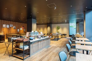 Daily buffet breakfast (JPY 2200 per person) - Hotel Keihan Namba Grande (Osaka)