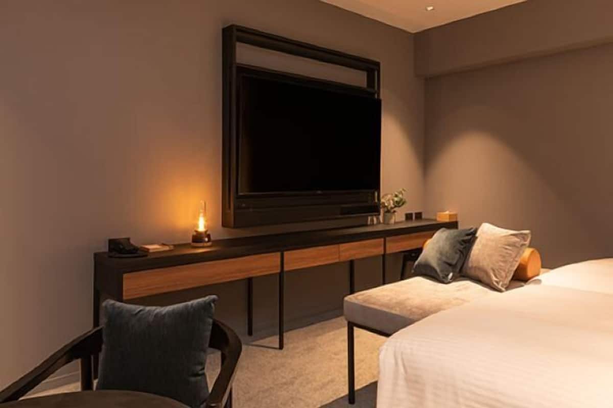 In-room safe, blackout drapes, free WiFi, bed sheets