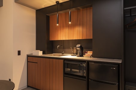 In-room safe, blackout drapes, free WiFi, bed sheets. Hotel Keihan Namba Grande