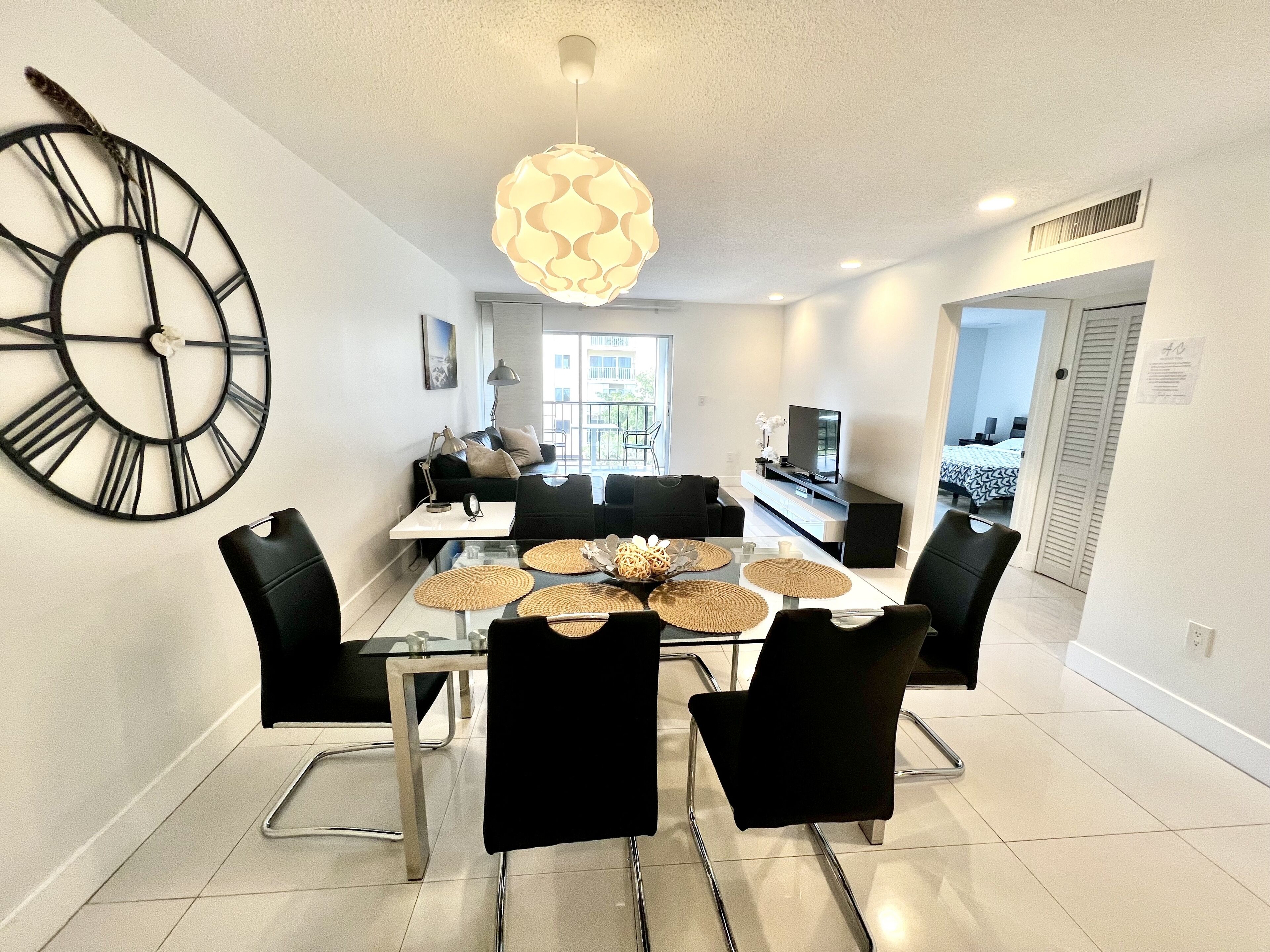 Sunny Isles family friendly condo with a pool, close to beach