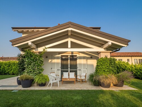 Bright White Villa with Private Garden near Bogogno golf club