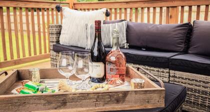 Sleeps 10•5 Beds•3 min to DT Beaufort•12 min to Parris Island 🇺🇸•Shaded Deck