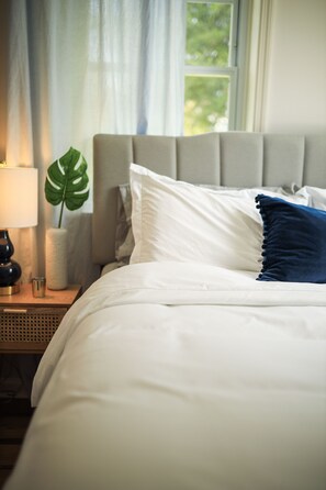 4 bedrooms, desk, iron/ironing board, free WiFi