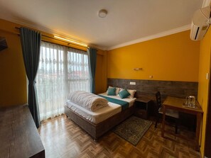 7 室のベッドルーム、セーフティボックス (室内)、デスク、アイロン / アイロン台