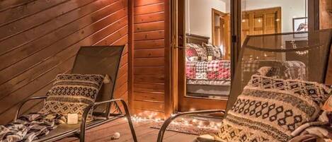 4 bedrooms, desk, free WiFi, bed sheets