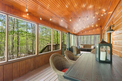 Cozy cabin close to Patoka Lake main entrance!