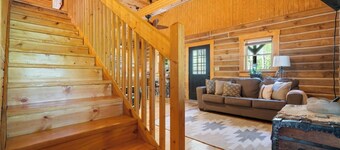 Cozy cabin close to Patoka Lake main entrance!