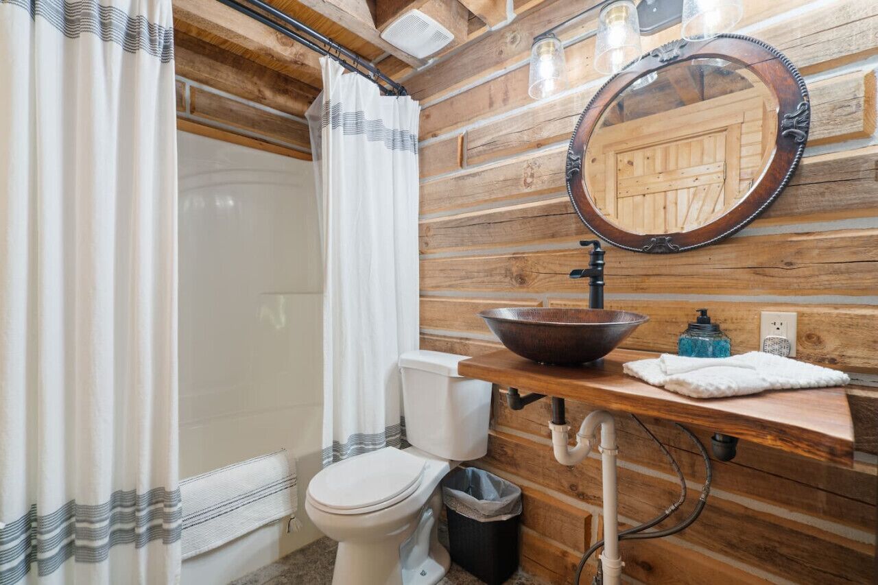 Combined shower/bathtub, hair dryer