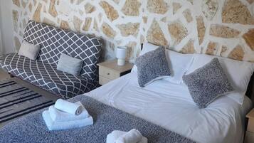 Iron/ironing board, WiFi, bed sheets