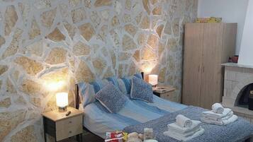Iron/ironing board, WiFi, bed sheets