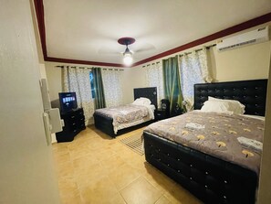 2 bedrooms, iron/ironing board, free WiFi