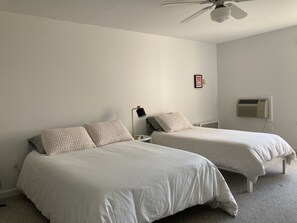 2 chambres, bureau, fer et planche à repasser, Wi-Fi gratuit