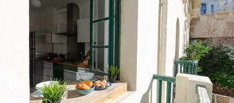 Beautiful bourgeois apartment in downtown Biarritz