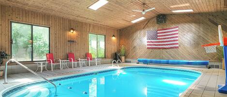 Una piscina techada, una piscina climatizada