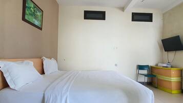 Standard Double Room | Free WiFi, bed sheets