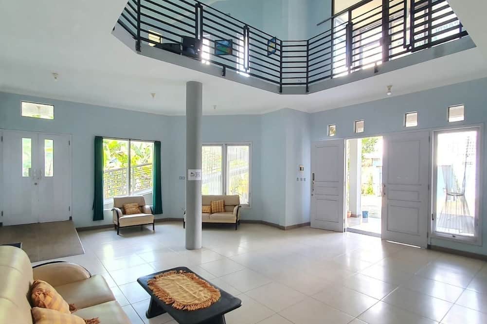 Candi Panggung Family Guest House Syariah