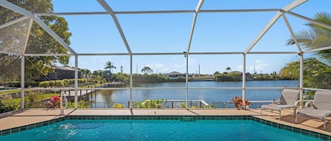 Et oppvarmet basseng