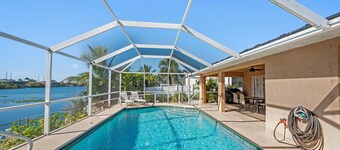 Villa LVL - 3-bedroom, 2 bath Pool Home with Incredible Views of the Freshwater Lake